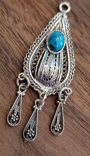 Filigree Sterling Silver Pendant: Length: Has a 57mm drop and is 19mm wide Weight in Grams: 3.6 Hallmarks and Stamps: 925 Other: Needs Bail or jump ring Please note: All items are taken at stamped value and are not tested unless state