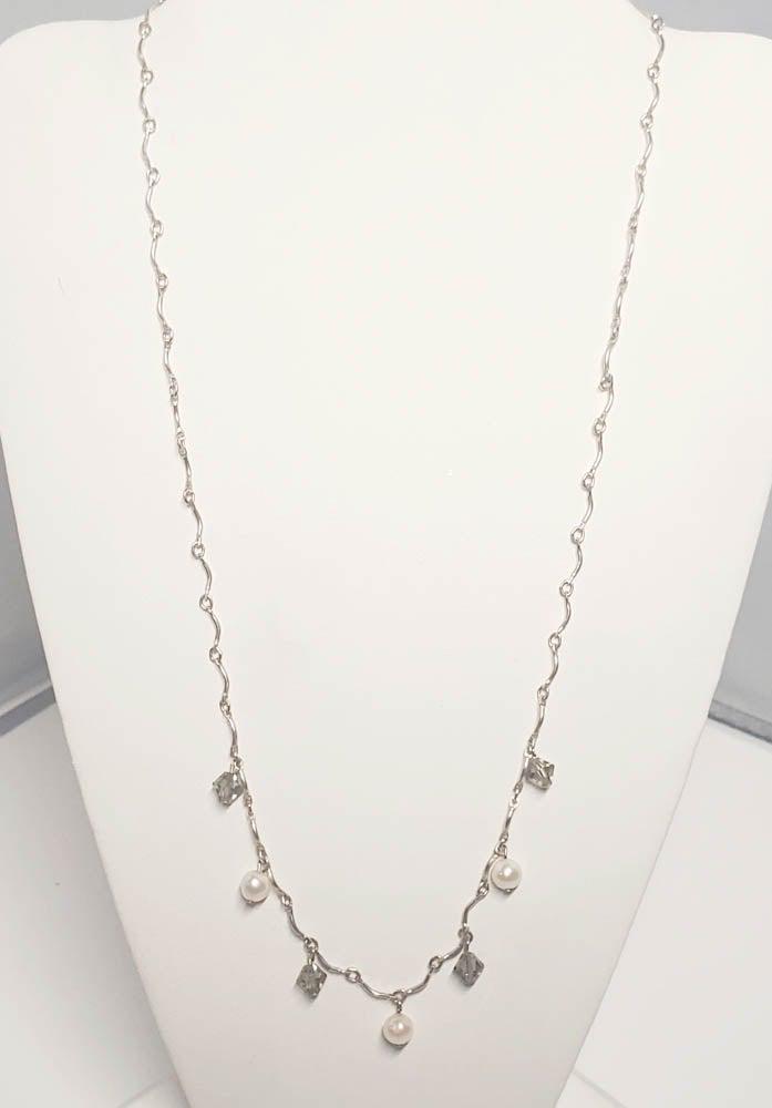 Sterling Silver Pearl and Rhinestone Bar Link Necklace: Please see pics for details as this is the exact item you will receive.Ã‚ Size: 17.5 InchesÃ‚ Details: Rhinestone Measures 7.9 x 5 mm and Pearl is 5mm round Weight in Grams: 2.98 Hallmarks &