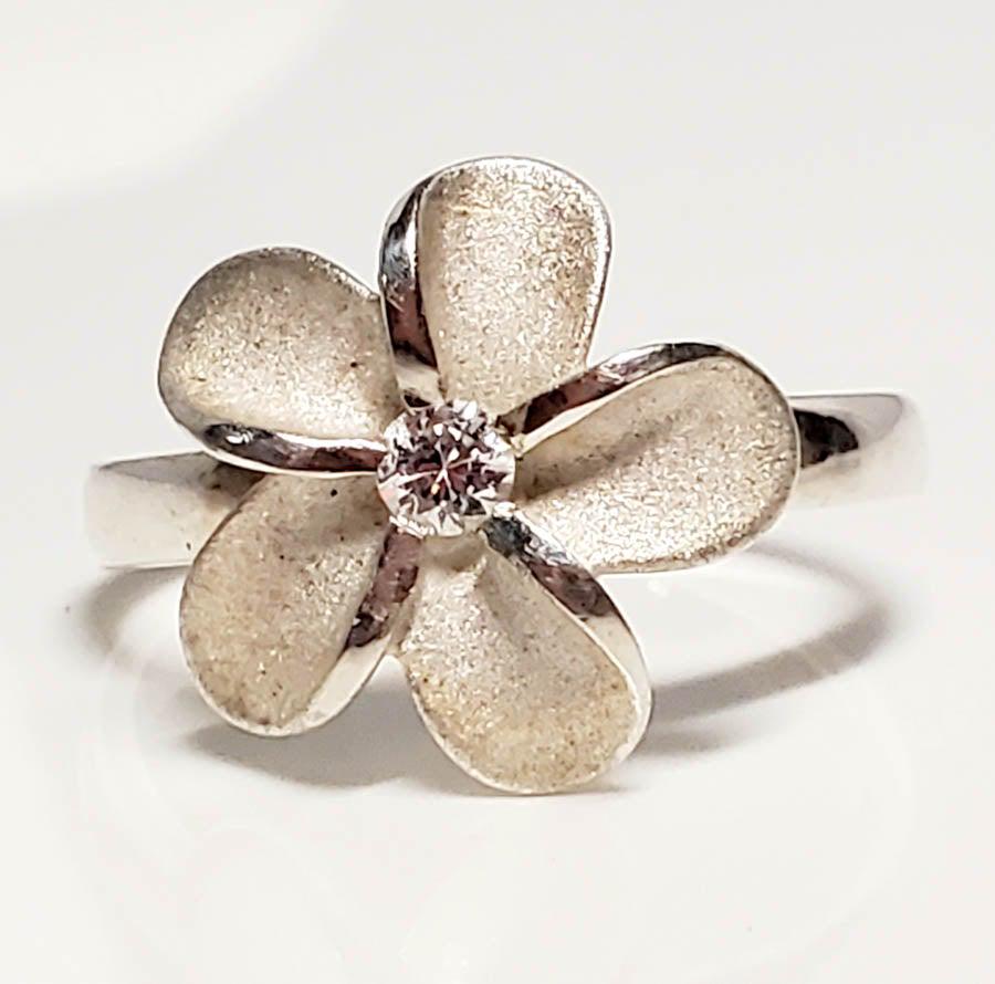 Sterling Silver CZ Flower Ring sz 8: Ring Size: 8 Ring Face: 14mm Width if Band Ring: mm Weight in Grams: 3.03 Hallmarks & Stamps Include: 925 Other: