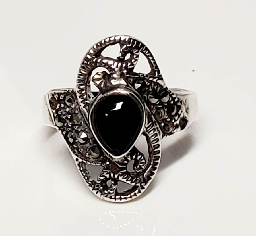 Sterling Silver Onyx Marcasite Ring Size 6.5 (1 of 4)