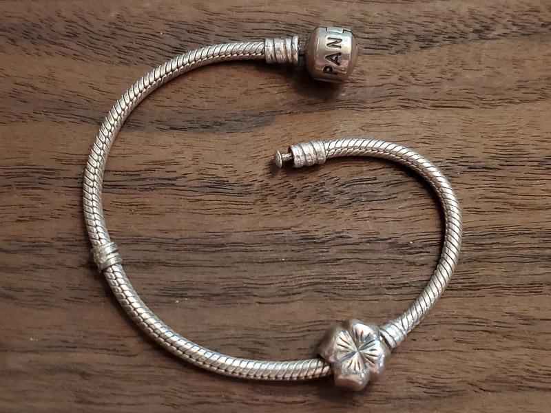 Pandora Sterling Charm Bracelet w Retired Charm (1 of 4)