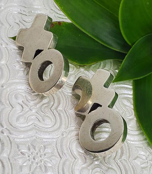 Heavy Taxco Mexico XO Sterling Earrings (1 of 3)
