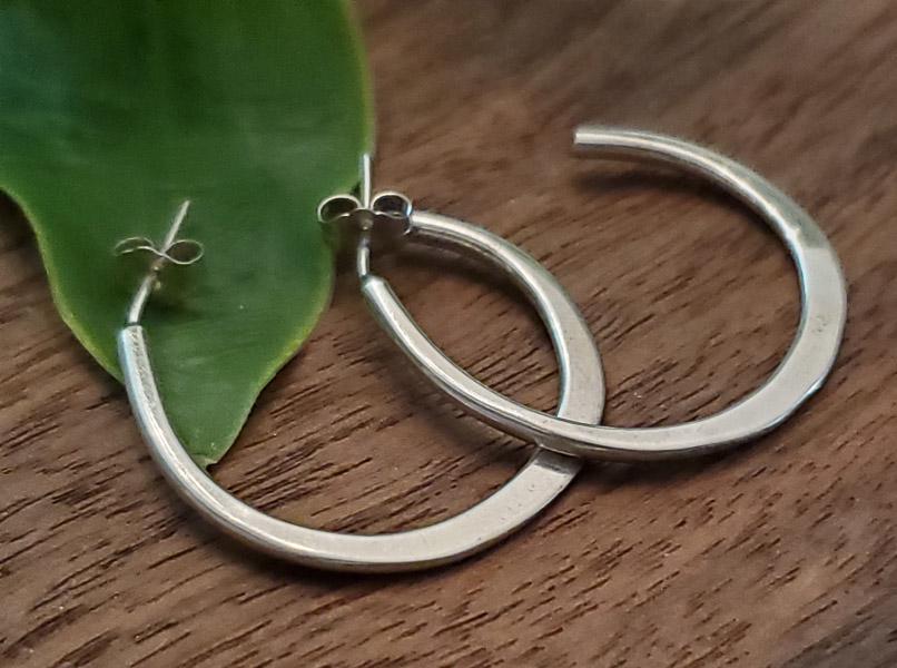 Artisan Sterling Silver Hoop Earrings: Length or Drop: 30 mm Width: 1.5 mm Weight in Grams: 4.66 Hallmarks and Stamps: none , tested 925 sterling Please Note: All items are taken at stamped value and are not tested unless stated. As with a