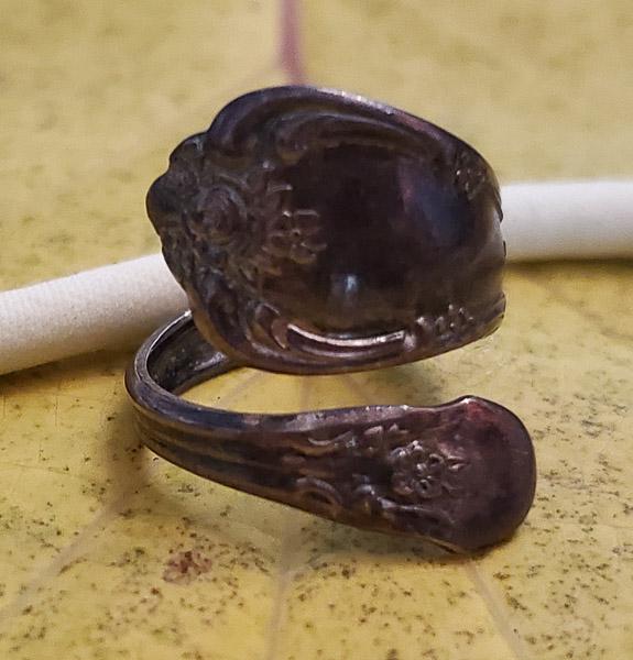 Adjustable WM Rogers Spoon Ring (1 of 4)