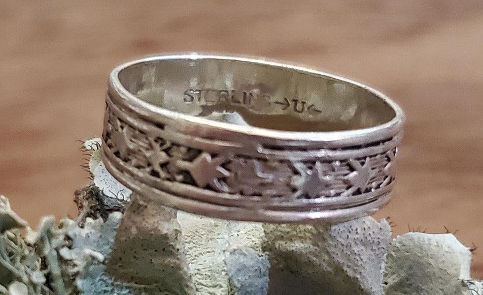 Sterling Silver Band Ring Sz 7.5 (1 of 4)