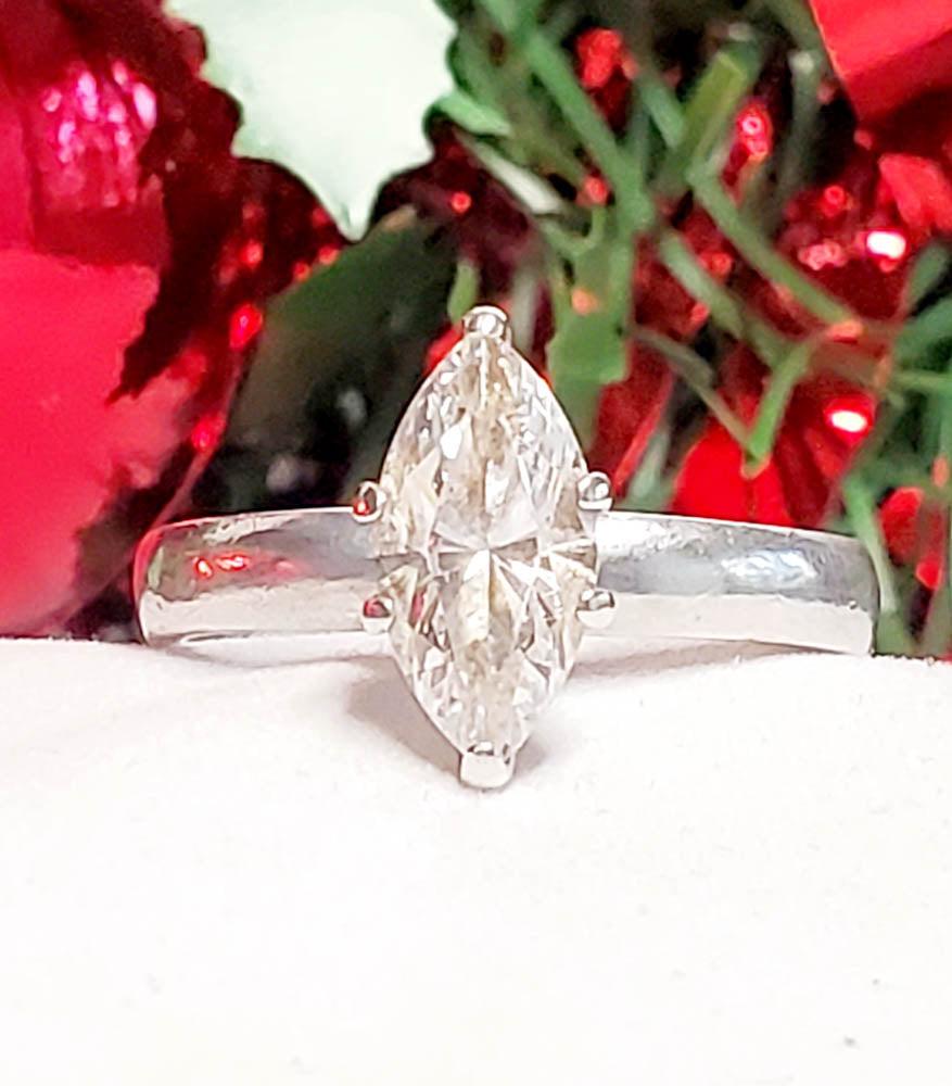 Sterling Silver Solitaire CZ Ring sz 7.5 (1 of 5)