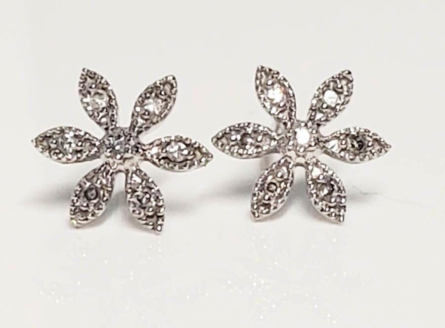 MEXICO 14K Diamond Flower Earrings (1 of 5)