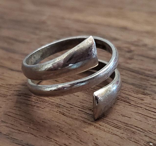 Sterling Silver Wrap Ring Sz 8 (1 of 4)