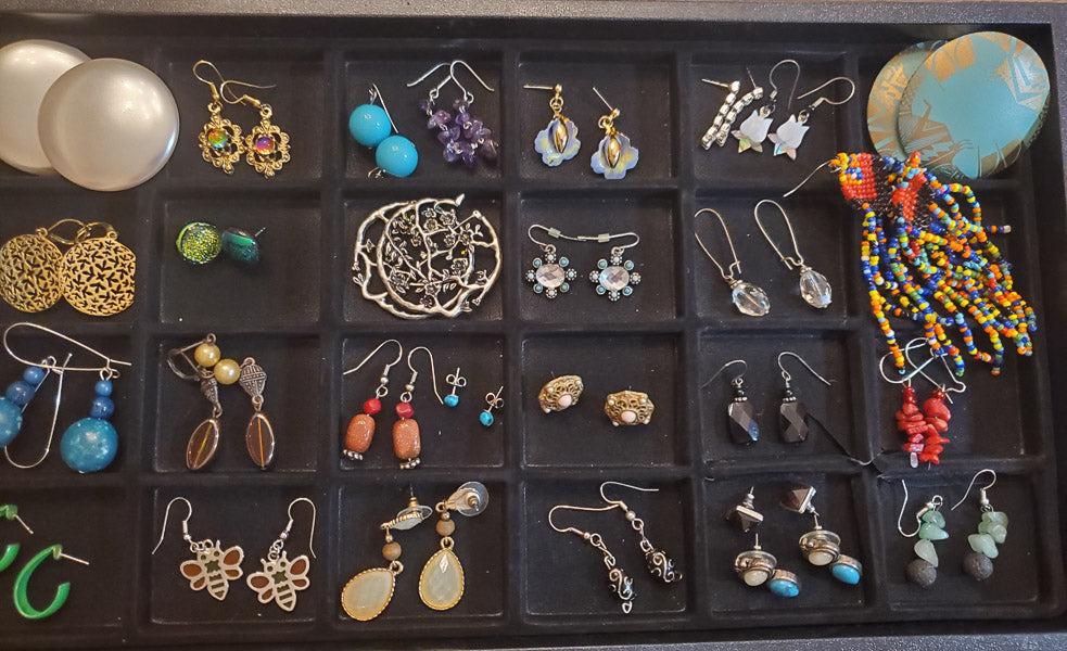 Vintage to Now Earring Lot 24+pc: Please see pics for details as this is the exact item you will receive.Ã‚ Item Details: 24pc Earring Lot. Some are pierced, and some are clip-on. Metals have not been tested Due to the limited amou
