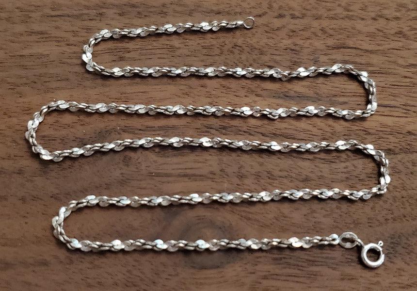 Sterling Silver Chain: Length: 20 Inches and 2.5mmÃ‚ Weight in Grams: 9.62 Hallmarks and Stamps: 925 and a star Please note: All items are taken at stamped value and are not tested unless stated. As with many vintage ite