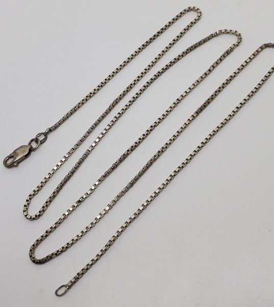 925 Sterling Silver 26 Inch Box Chain: Please review the pictures in detail as they are a major part of our description. The item pictured is the exact item you will receive.Ã‚ Length: 26 Inches and 1.5mm thick Weight in Grams: 7.08 Hal