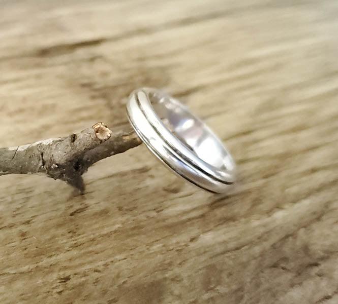 Sterling Silver Band Ring Sz 6 (1 of 4)