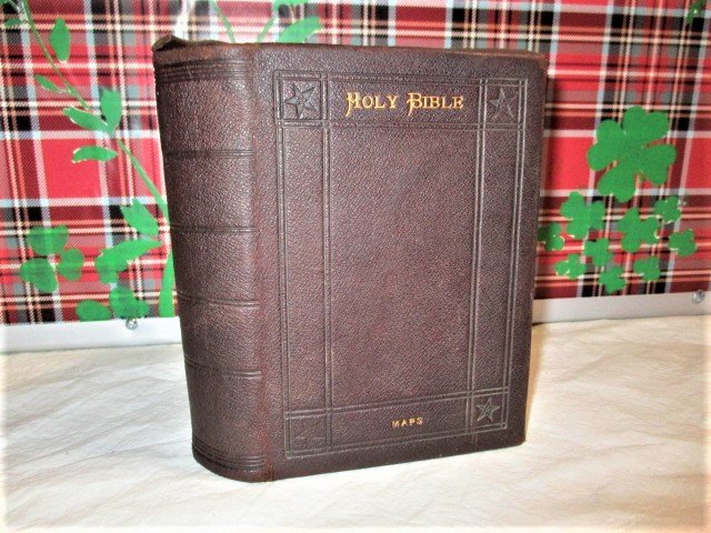 1884 HOLY BIBLE Clamshell VICTORIAN American MAPS Rare (1 of 11)