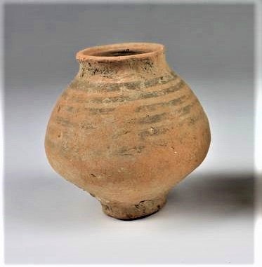 3000-2000 BC Indus Valley Decorated Pottery Vessel: 3000-2000 BC Indus Valley Decorated Pottery Vessel The Indus Valley culture was a Bronze Age civilization that developed from around 3300 BC to 1300 BC along the Indus River Valley in Afghanistan, Pa