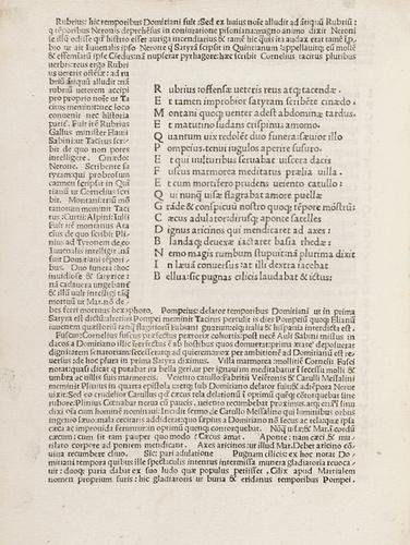 Juvenalis, Decimus Iunius. Satyrae.: Juvenalis, Decimus Iunius. Satyrae.Venezia, Jacopo Rossi, 1475. In 4?. 96 carte, carattere romano, testo centrale contornato da commento su 55 linee, spazi per capilettera, fori di tarlo sui m