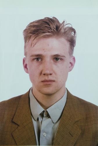 Thomas Ruff (1958) Ritratto di Alivier Cieslik, 19: Thomas Ruff (1958) Ritratto di Alivier Cieslik, 1980C Print / Kodak paper firmato 'Thomas Ruff' e titolo (sul retro) cm 24 x 33