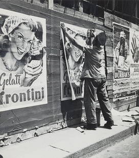 Mario De Biasi (b. 1923) Attacchino, ca. 1950: Vintage gelatin silver print. Photographer’s credit stamp on the versocm 20,5 x 18 (8.1 x 7.1 in.)Stampa vintage alla gelatina sali d’argento. Timbro del fotografo sul verso.