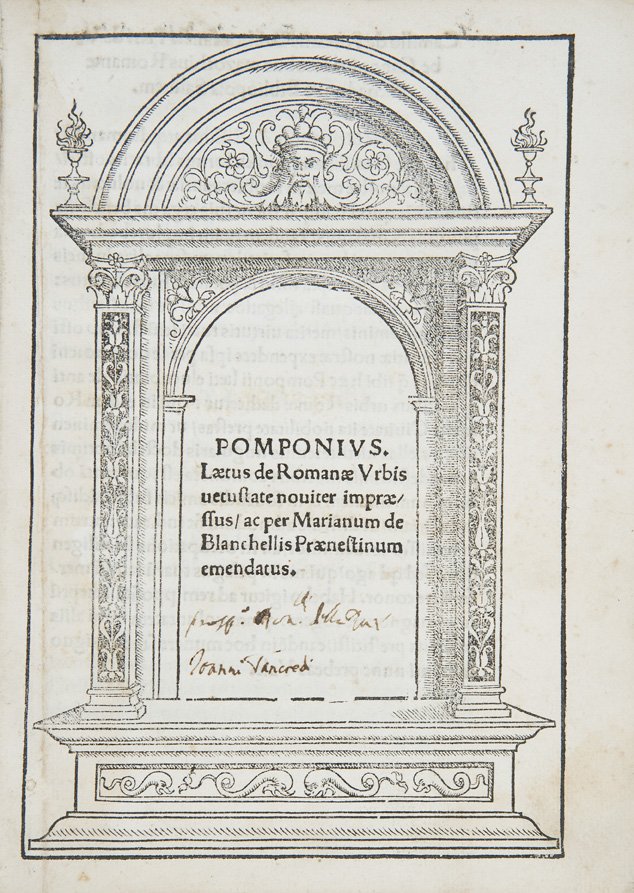 Leto, Pomponio De Romanorum magistratibus: sacerdotijs:: In 4°. Frontespizio con decorazione architettonica a motivi floreali per entrambi i volumi, più elaborato il secondo, legatura rotta, tagli delle pagine sgualciti, gore d’acqua e macchie, soprattu
