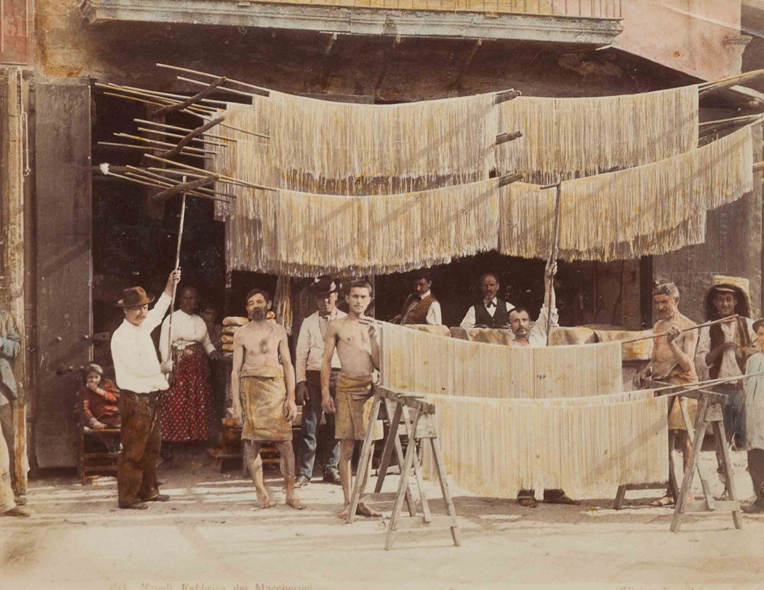 Gaetano Esposito (1858-1911): Fabbrica di Maccheroni, Napoli, ca. 1870