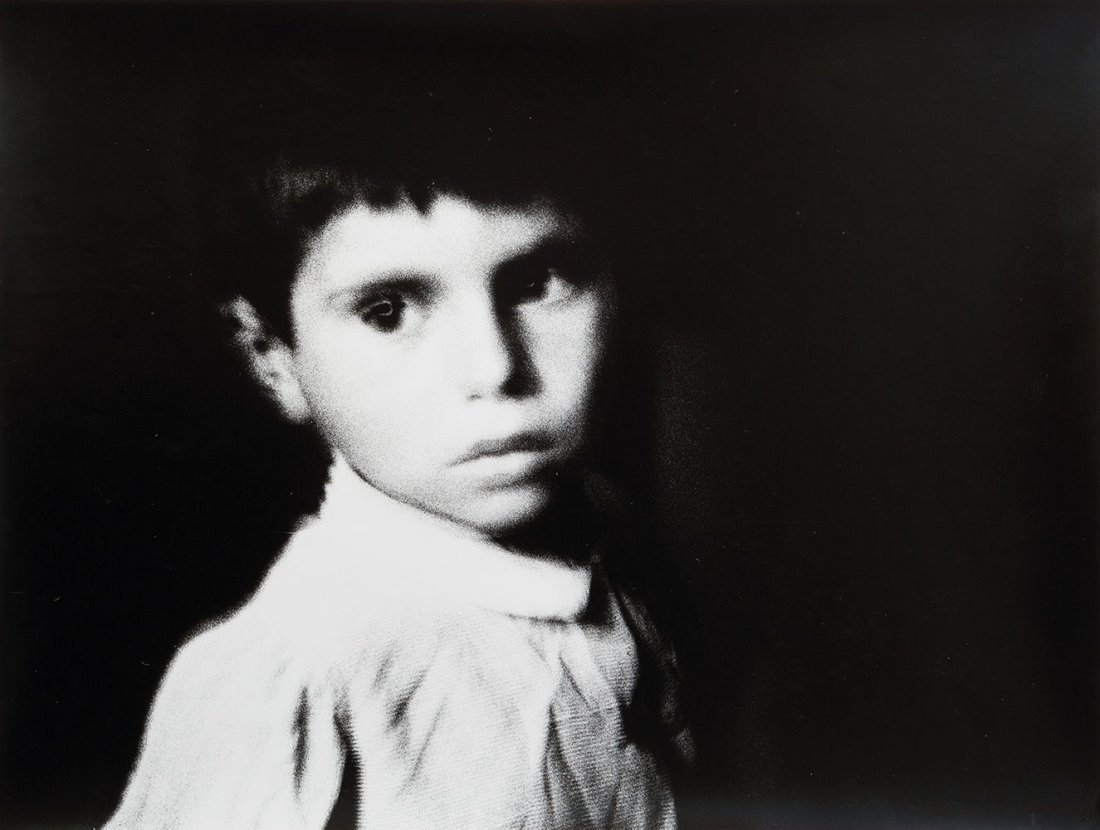 Mario Giacomelli (1925-2000): “Felicità raggiunta, si cammina” di Eugenio Montale, 1989 Stampa vintage alla gelatina sali d’argento. Firmata a penna nera sull’immagine; Timbri del fotografo sul versocm 29,4 x 38,8Vintage 