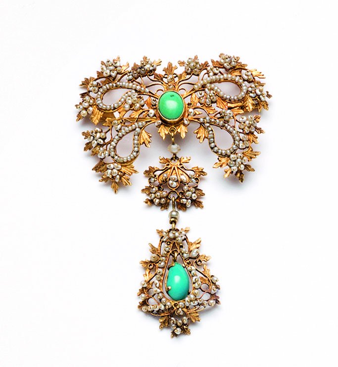 Spilla in oro giallo 18 ct in stile rinascimentale (1 of 1)