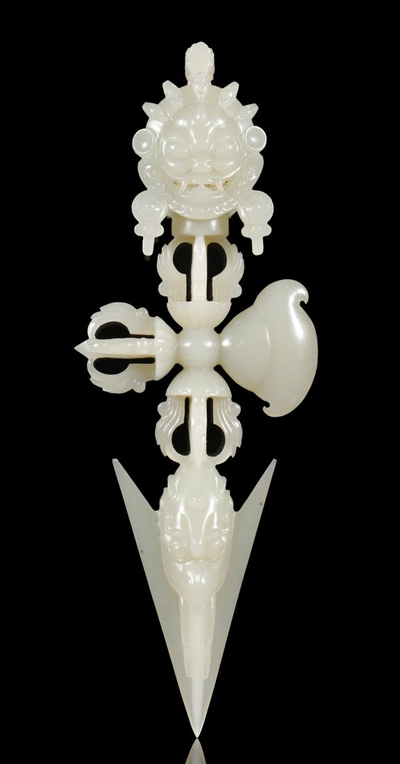 Qing Dynasty - Carved Hetian Jade Hornoring Tool (1 of 8)