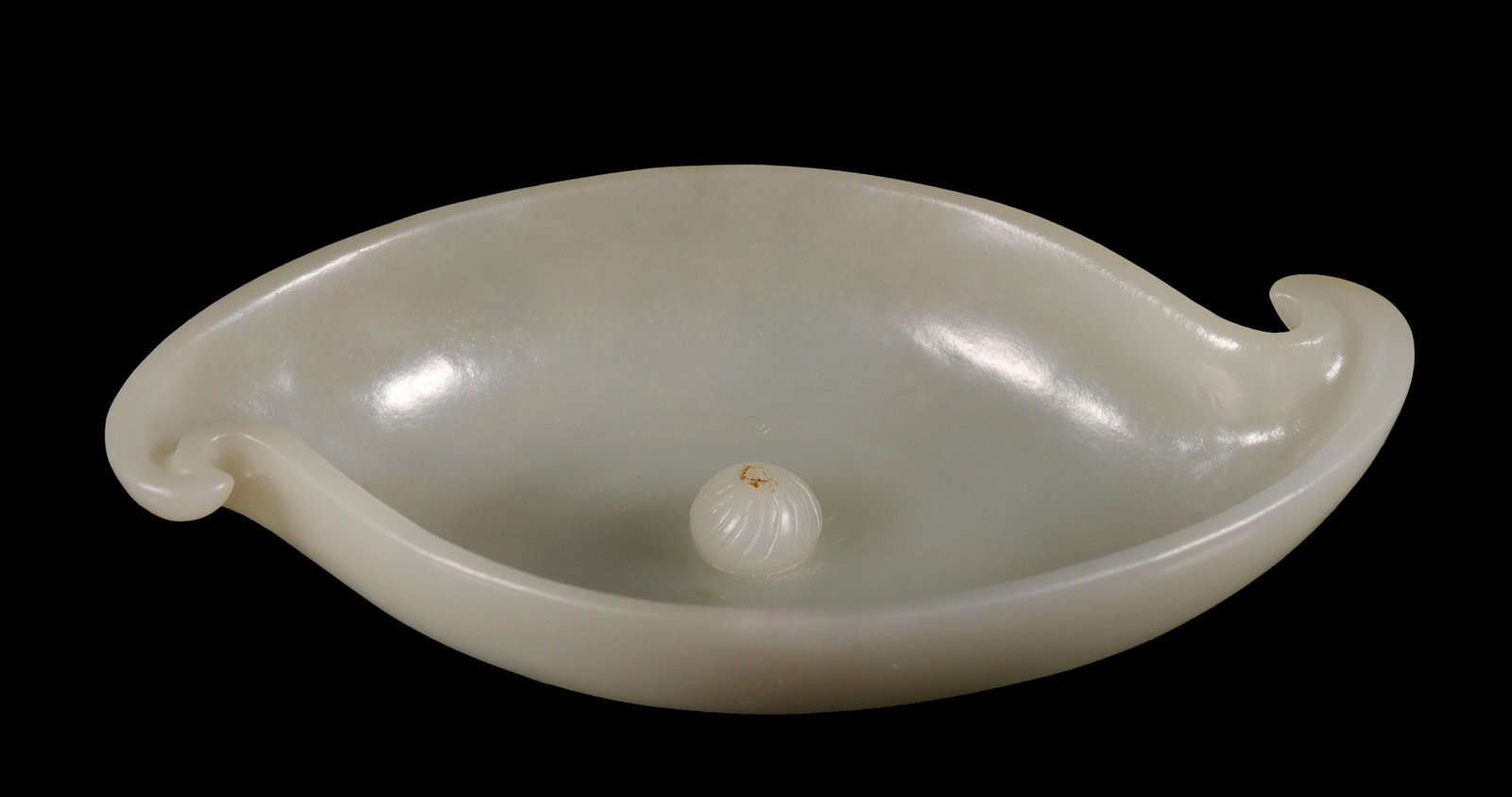 Qing Dynasty - Hetian Jade Incense Holder (1 of 8)