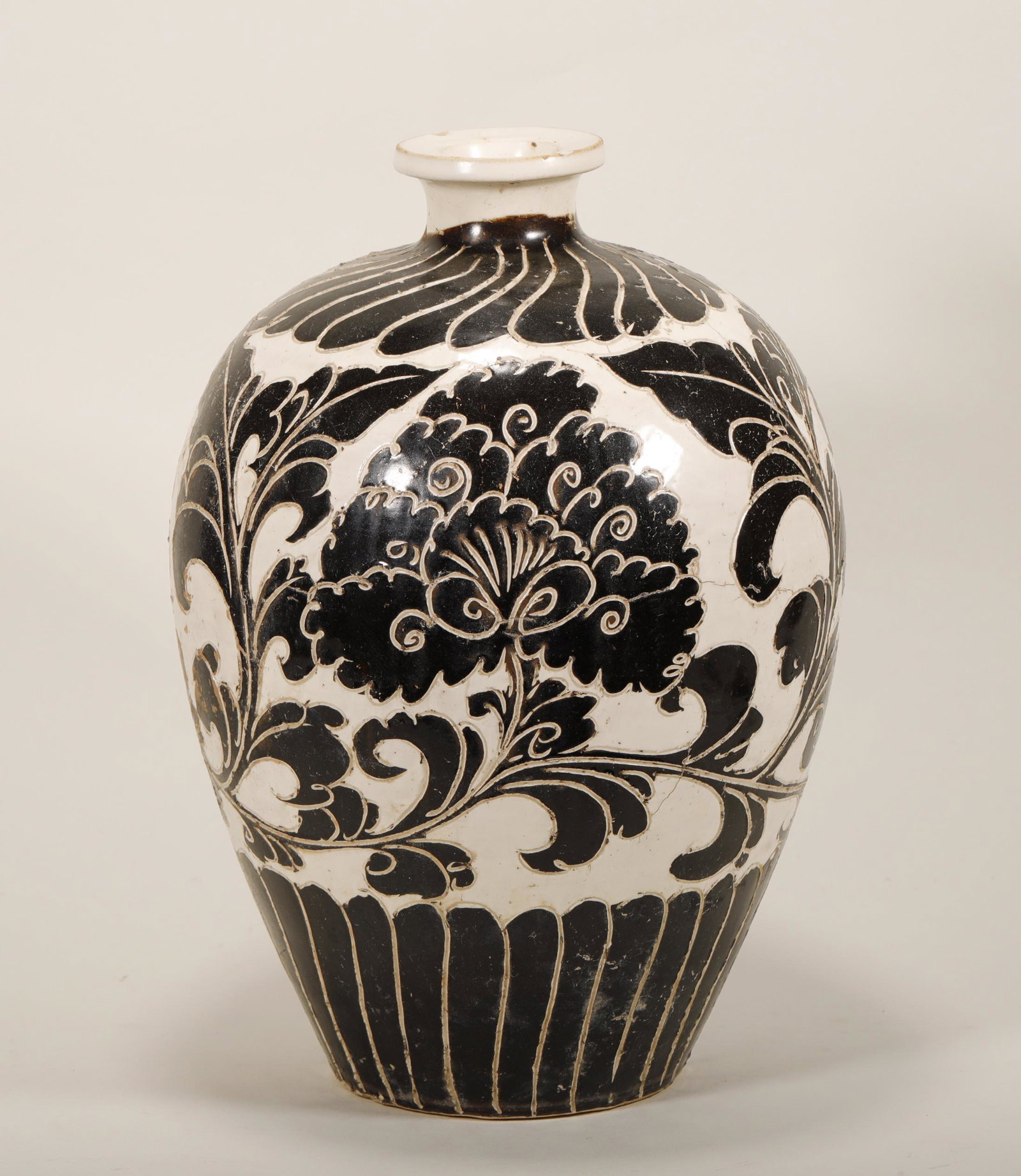 Song Dynasty - Cizhou Ware Plum Vase (1 of 8)