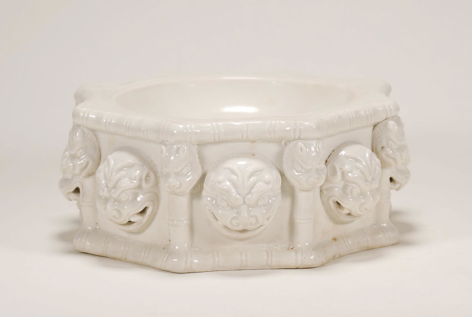 Tang Dynasty - Beast Pattern White Porcelain Inkbed (1 of 8)