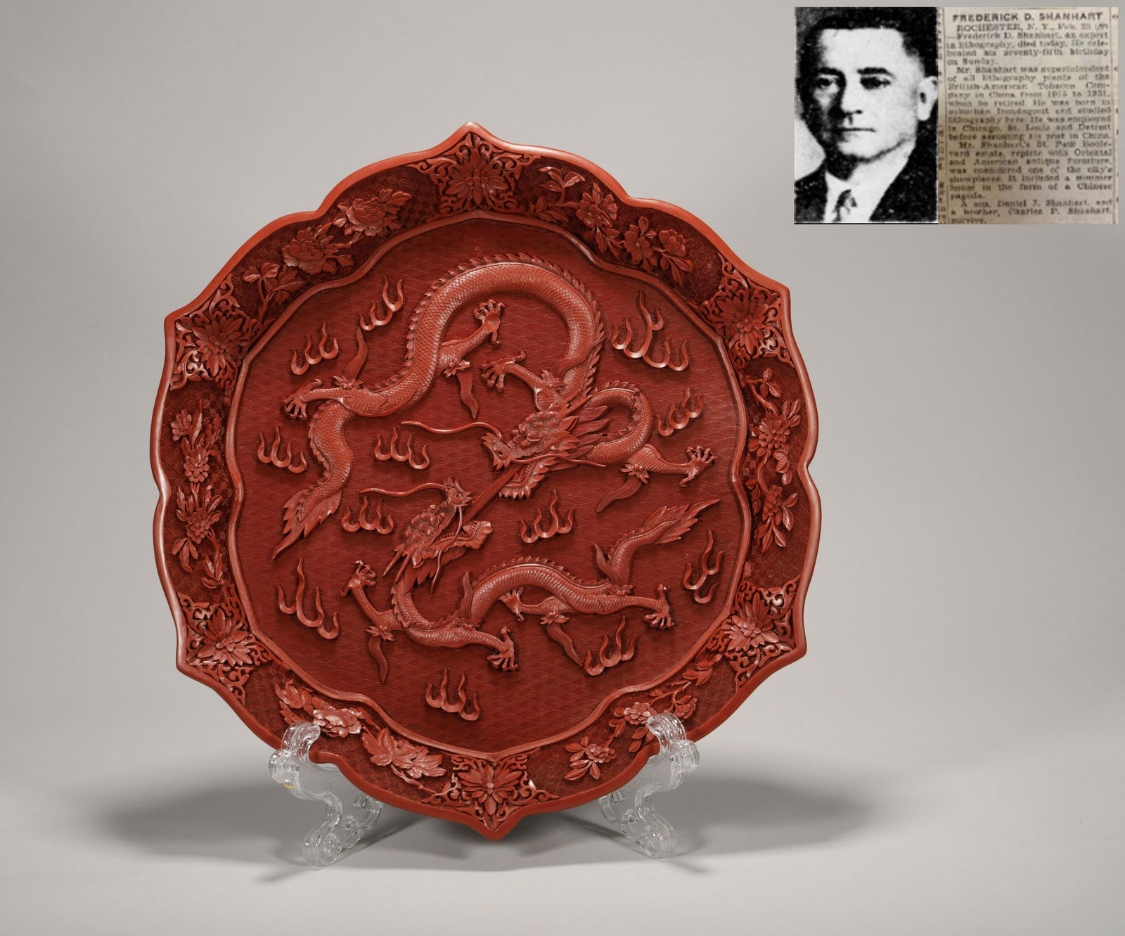 Double dragon pattern lacquer plate from qing Dynasty (1 of 6)
