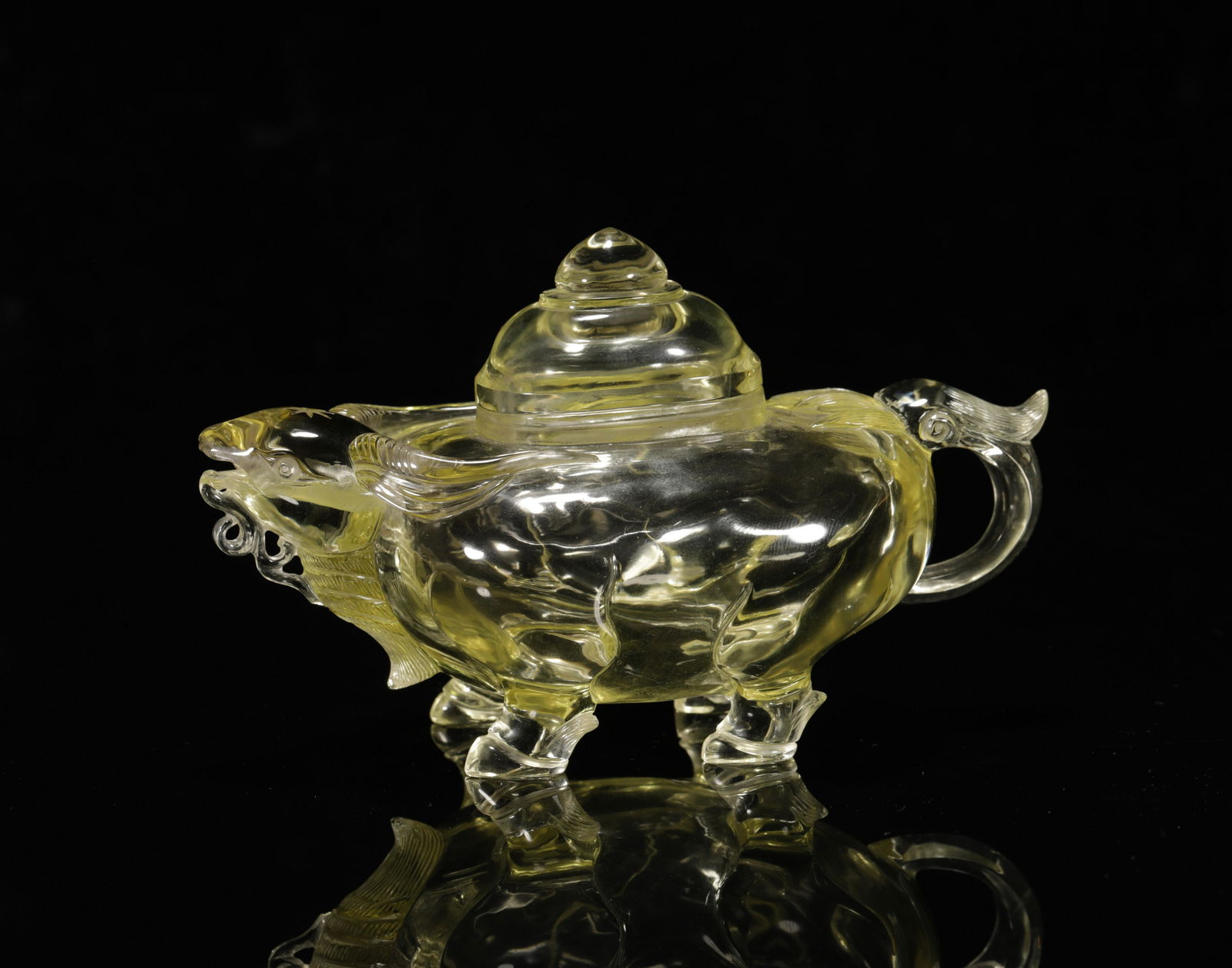 Qing dynasty topaz jar with lid (1 of 7)