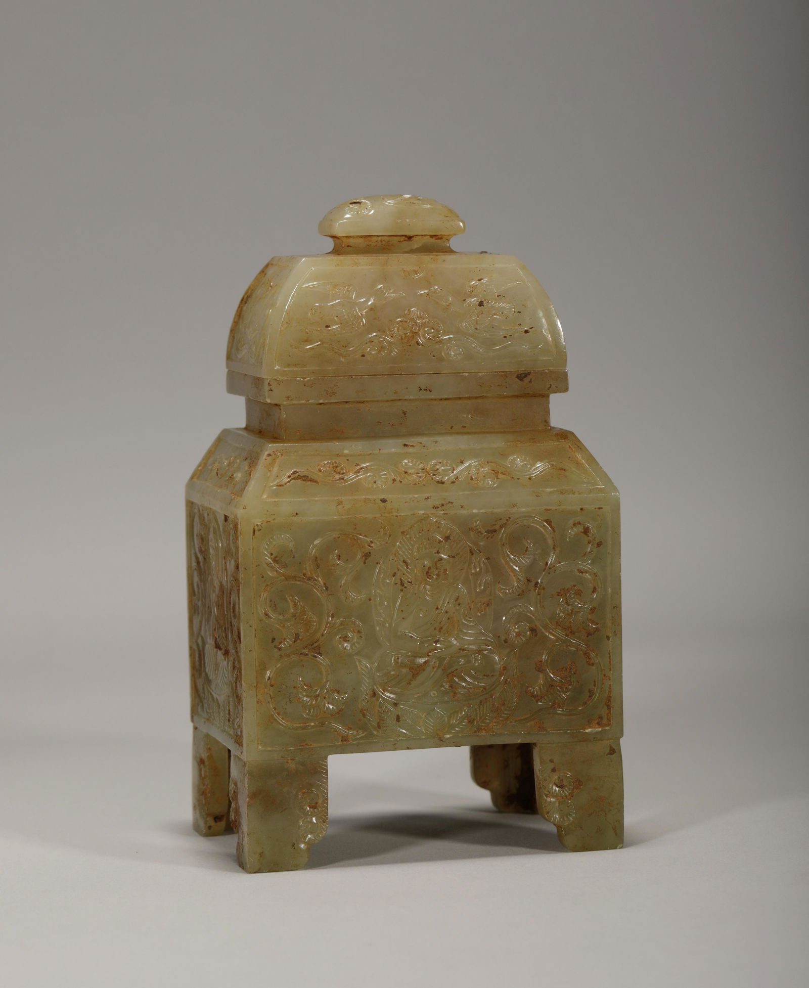 Han Dynasty Hetian jade cover box (1 of 9)