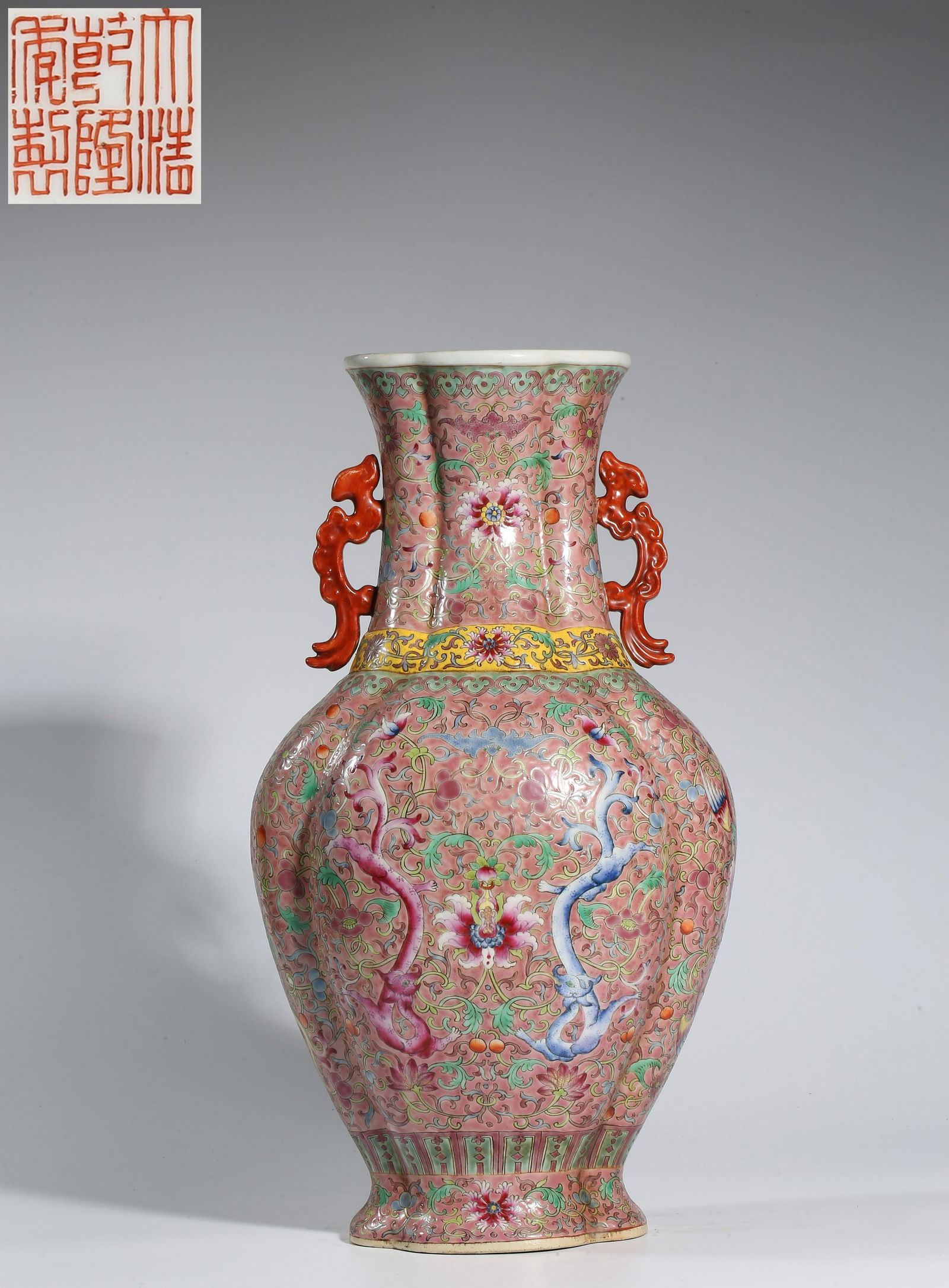 "Qing Dynasty Qianlong year" foreign color rouge powder wrapped branch flowers dragon and phoenix (1 of 8)