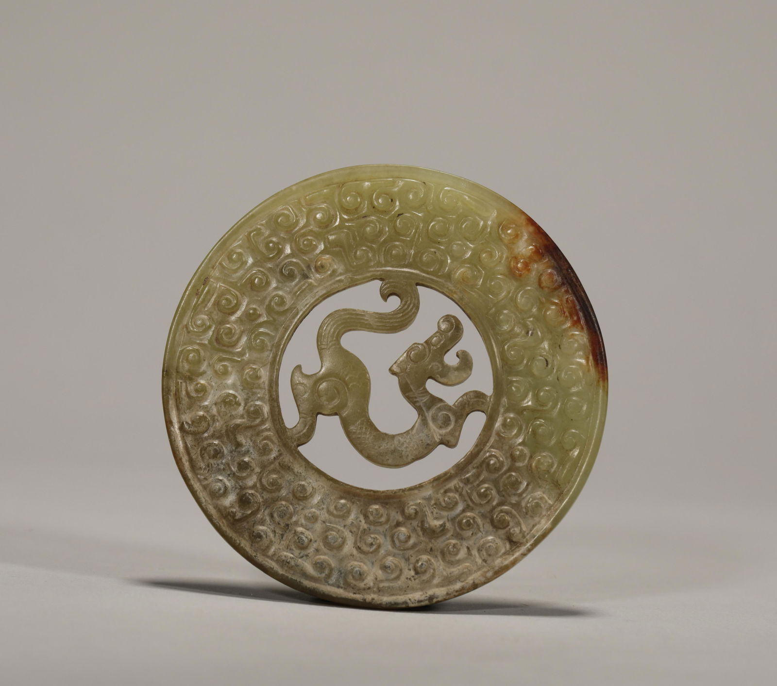 Jade with dragon pattern in Warring States period (1 of 6)