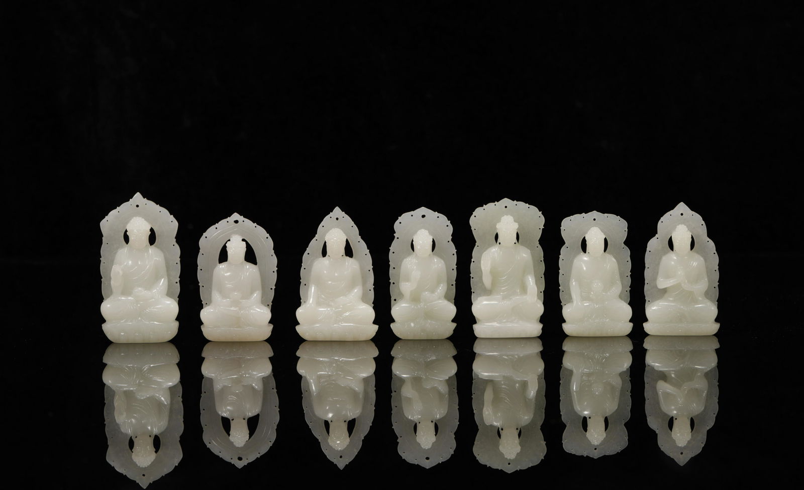 Qing Dynasty Hetian jade Buddha group (1 of 9)