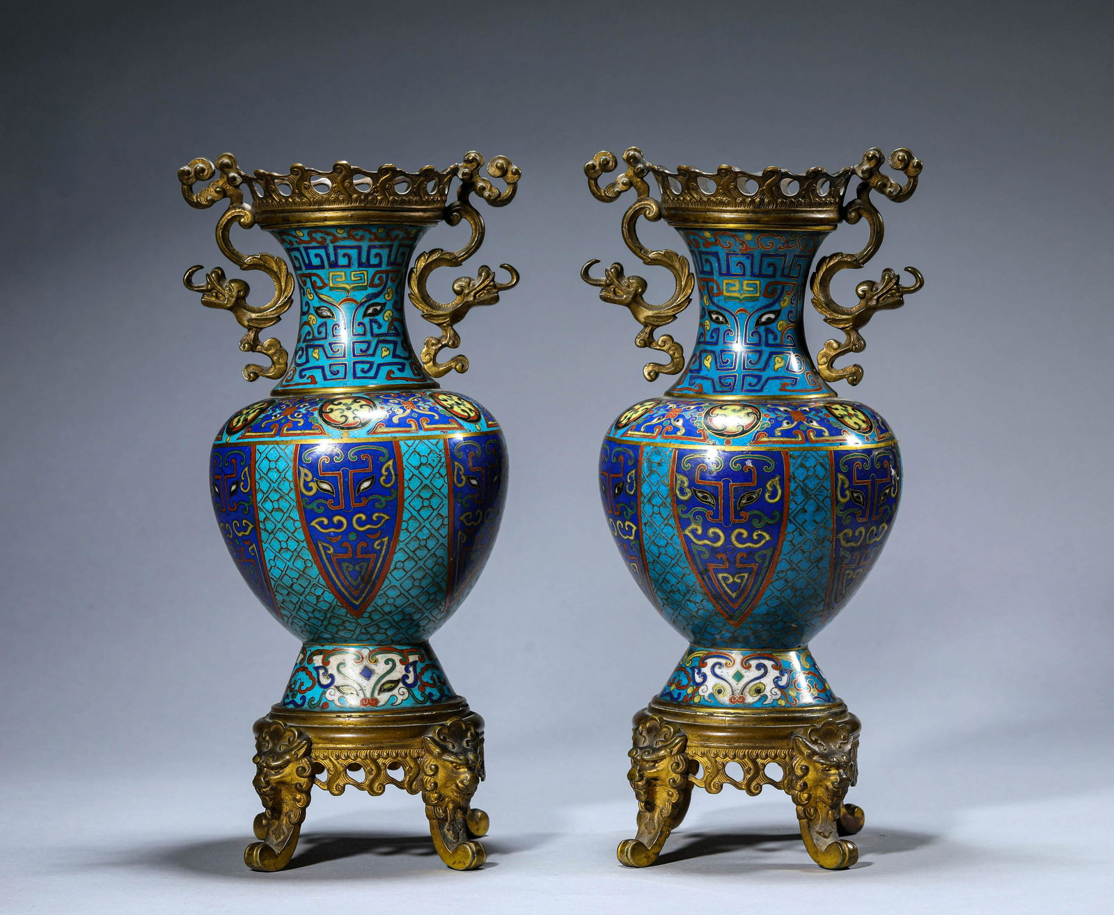 Copper tire pinch wire enamel gluttonous pattern bottle pair (1 of 7)
