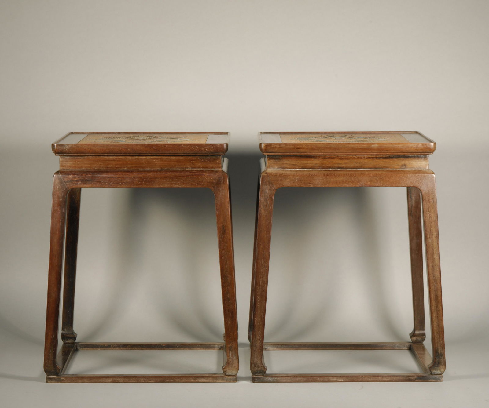 Several cases of Huanghuali inlaid with lacquer dragon pattern in the Republic of China (a pair) (1 of 8)