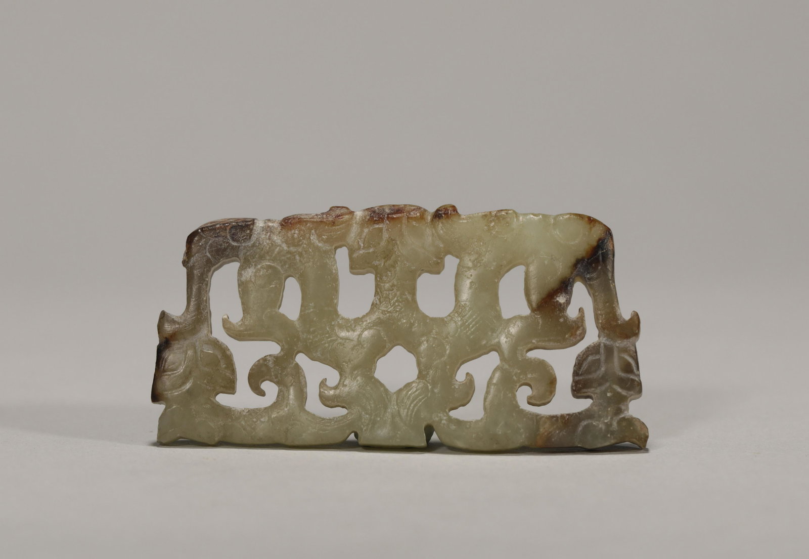 The Warring States dragon jade decoration (1 of 6)