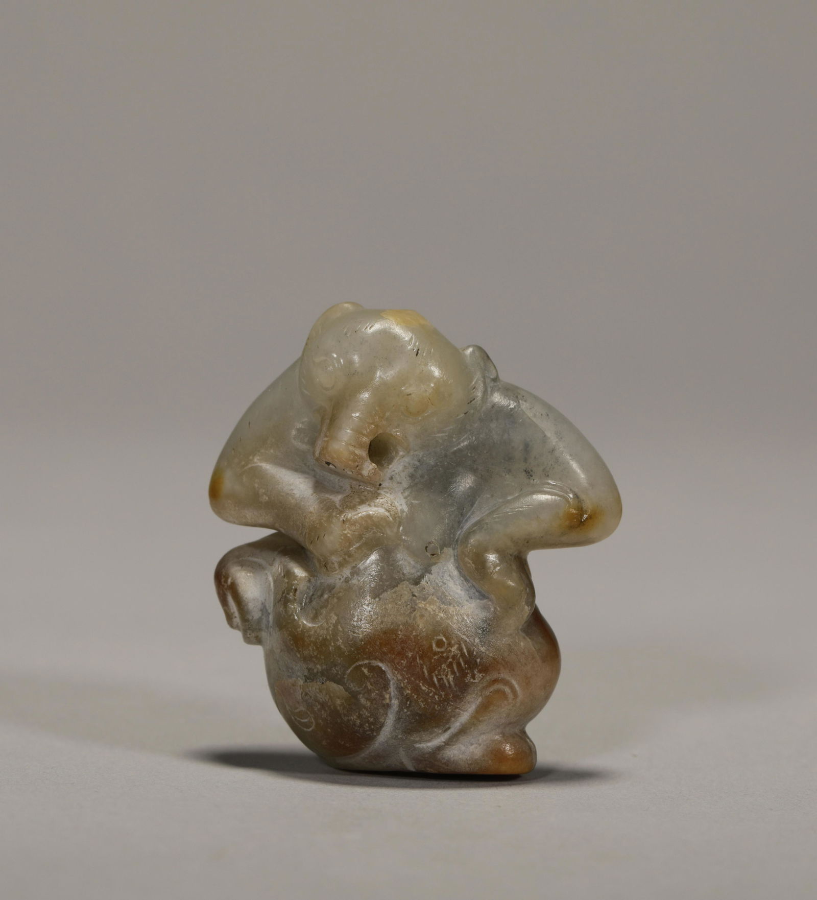 The han dynasty jade bears (1 of 6)