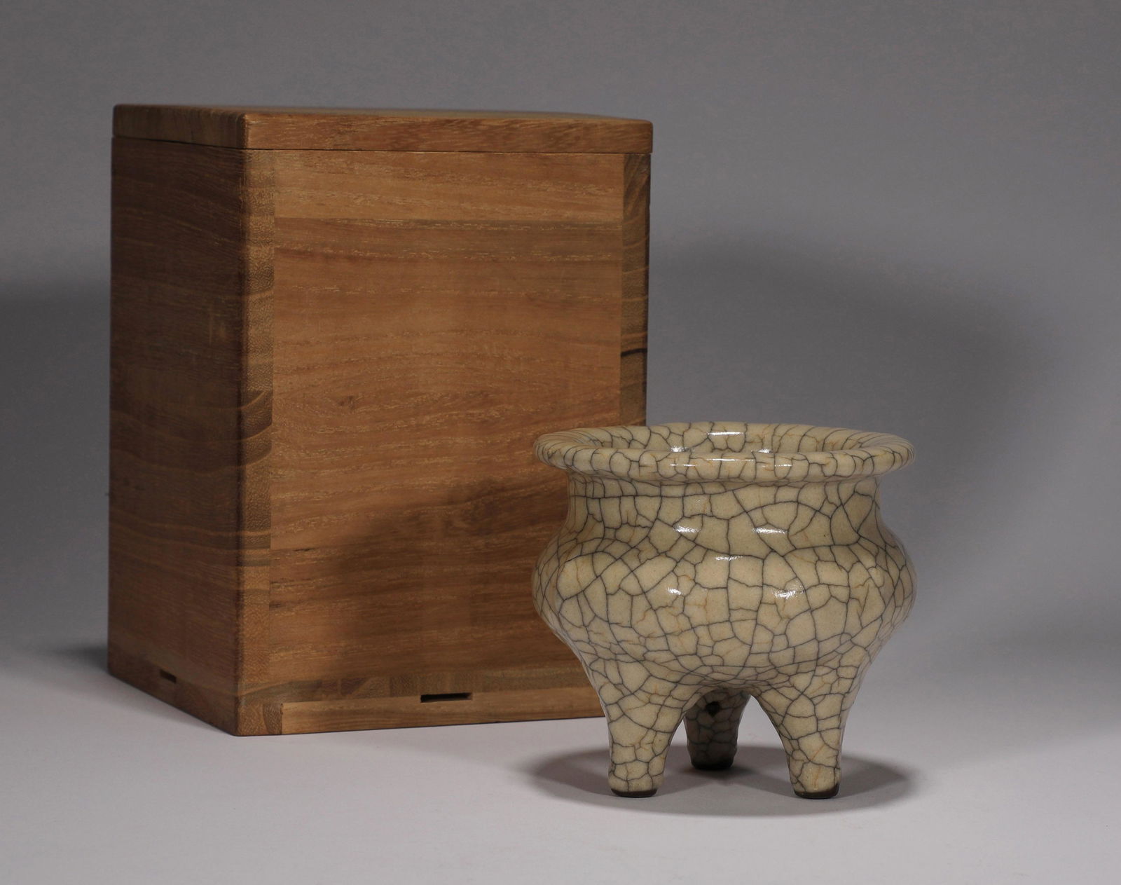 A Qing Dynasty Porcelain Ge-Type Censer (1 of 4)