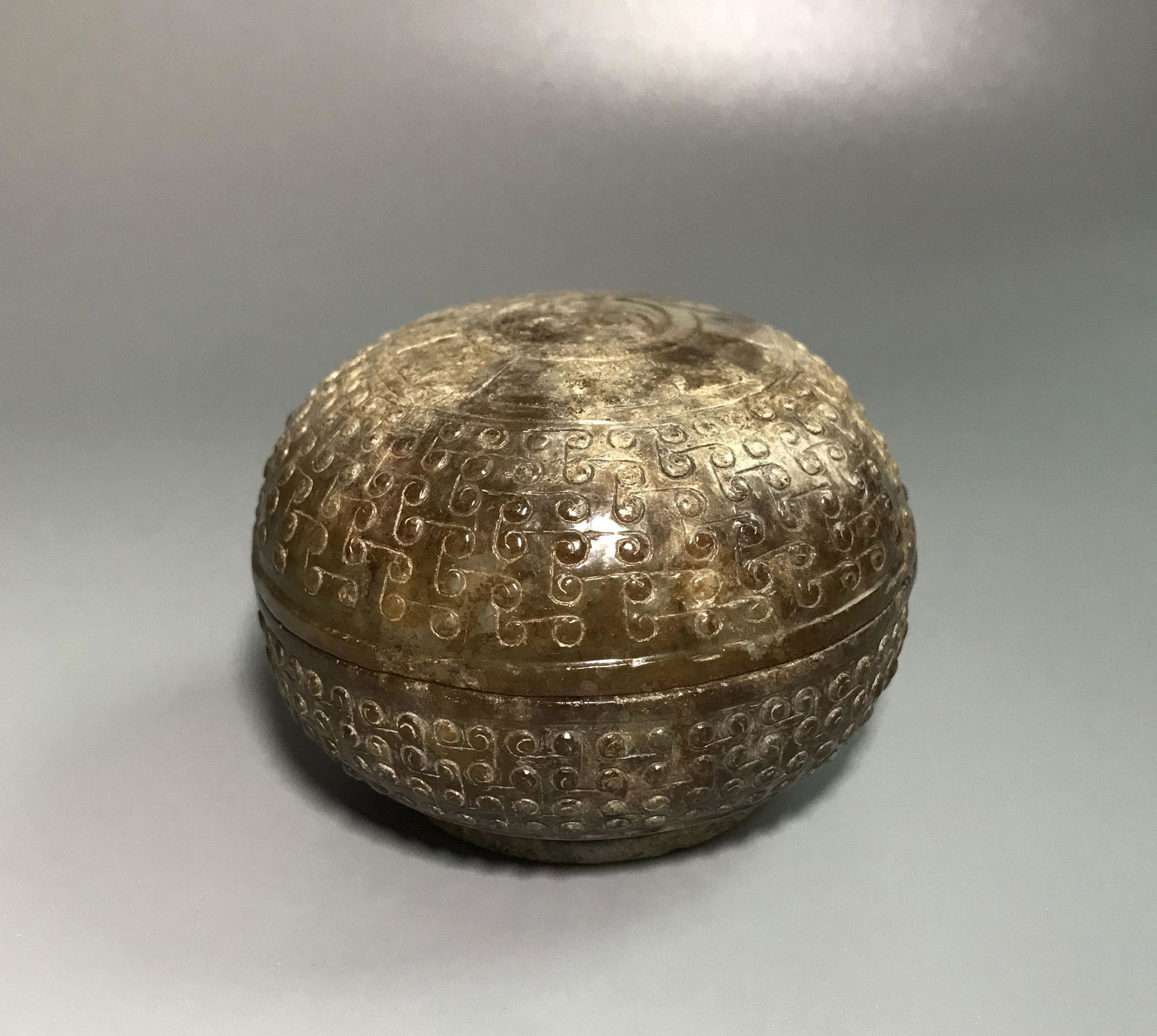 A Chinese Han Dynasty Jade Box and Cover (1 of 7)