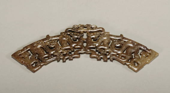 Jade ornaments with dragon pattern in Warring States period: L: 6 3/4 in(17.2cm) W: 1 3/4 in(4.5cm) wt:53g