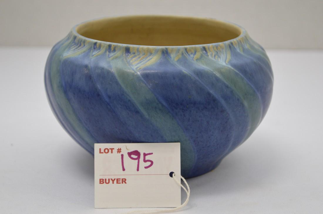 Newcomb Swirl Pattern Bowl, #67 TD30, 6 x 3 1/2 in. (1 of 9)