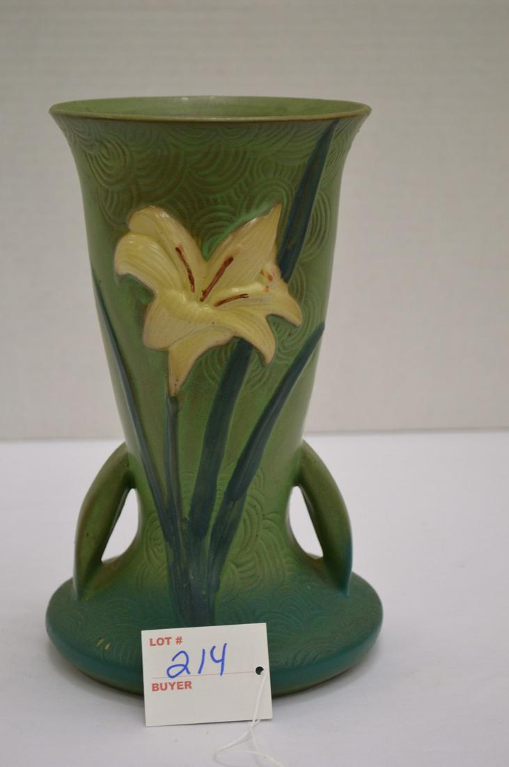 Roseville 136-9" Lilly Pattern Vase: Roseville 136-9" Lilly Pattern Vase