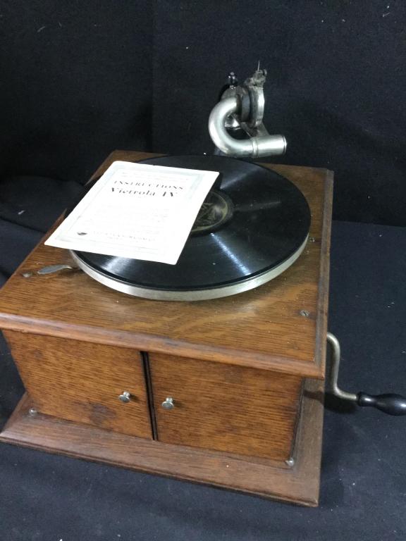 Antique Working 1912 Victrola IV Hand Crank