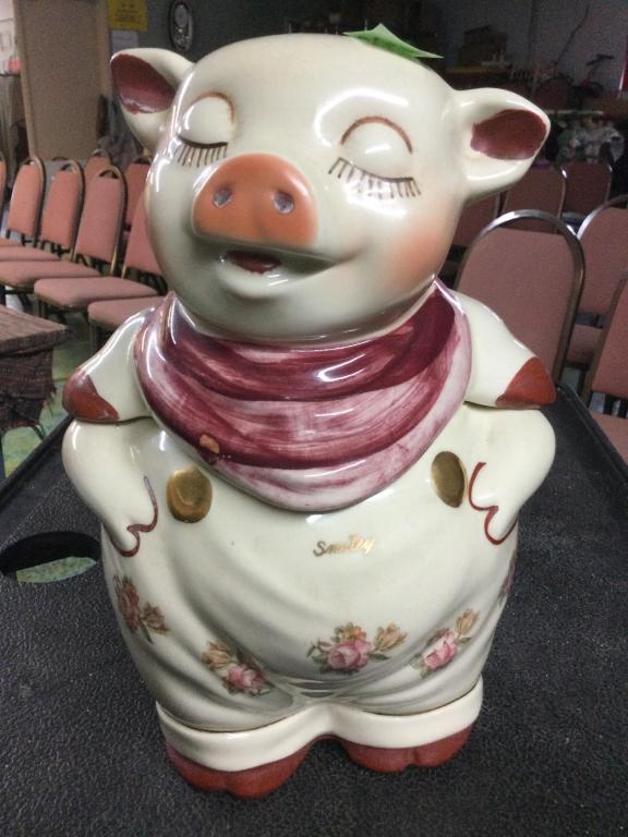 Vintage 1940's Smiley Pig Cookie Jar (1 of 3)