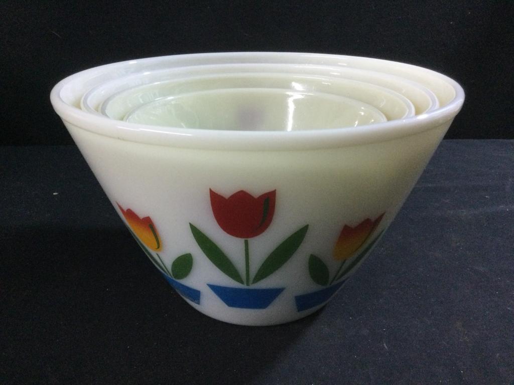 Vintage Fire King Nesting Mixing Bowls (1 of 3)