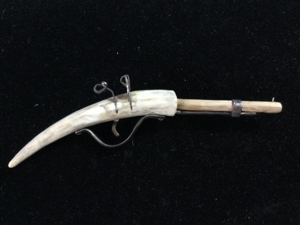 Vintage Folk Art: Neat little flint lock pistol. Measures 6.5"l and is a neat piece of Folk Art. See pictures.