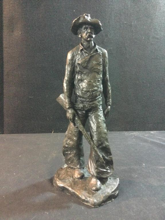 Michael Garmin Bronze Statue LE: #4/40 signed on base. Measures 11.5"h & in good condition.