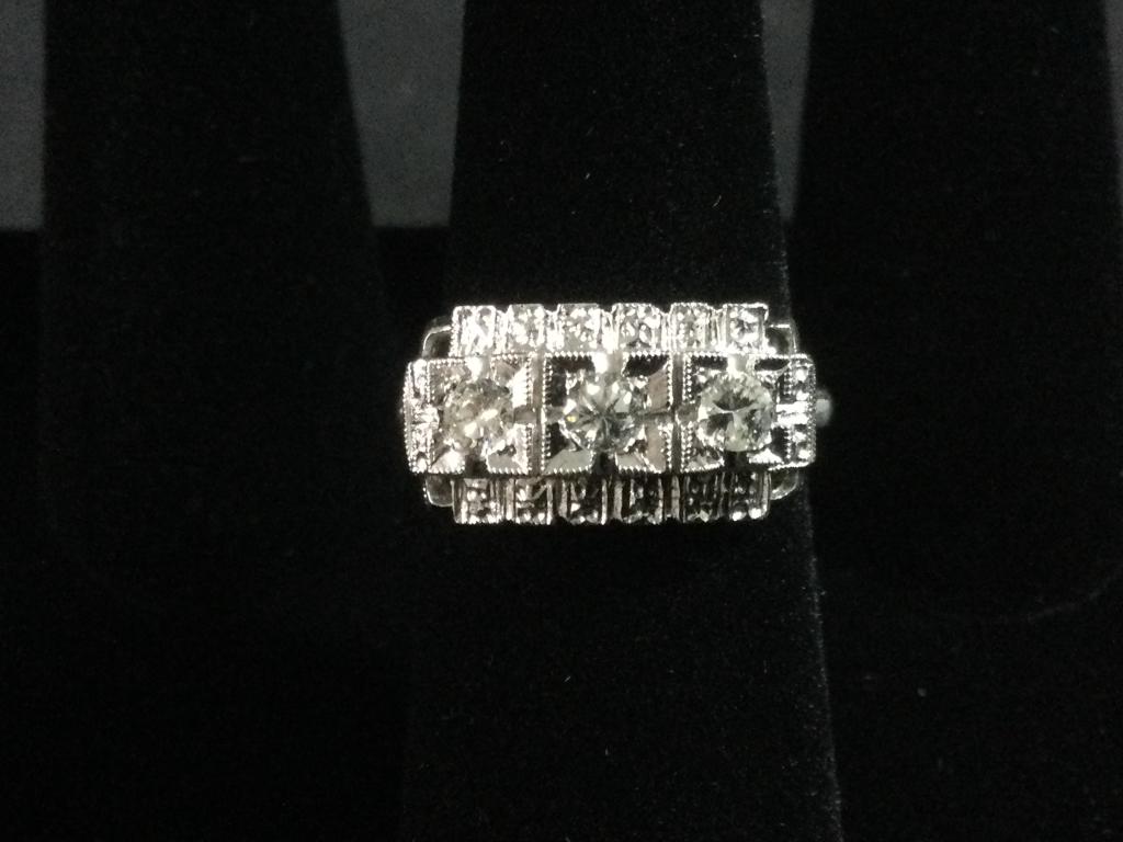14kt White Gold Ring w/Diamonds (1 of 4)